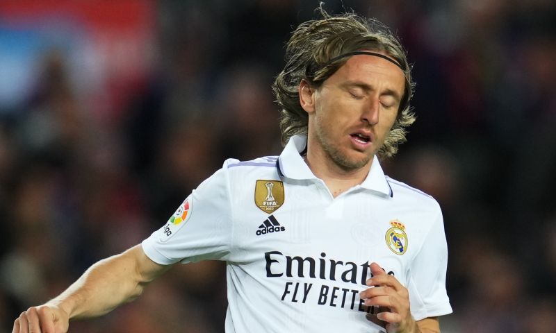 'Geduld Modric raakt op: spanningen tussen speler en Real nemen toe'