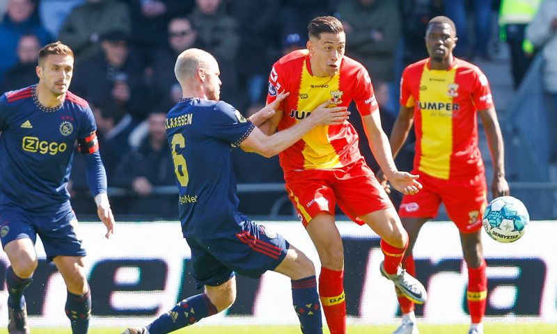 Ajax worstelt in Deventer en lijkt kans op kampioenschap definitief te vergooien