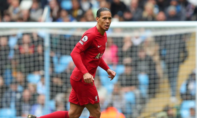 Engelse media: ontgoochelde Van Dijk laat zich gelden bij crisisberaad Liverpool