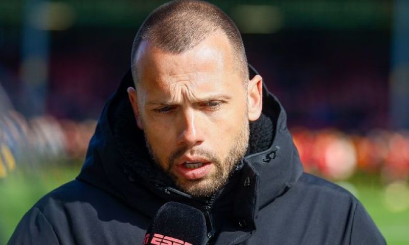 Heitinga waarschuwt Ajax: 'Komt punt dat ik de regie zelf in handen neem'