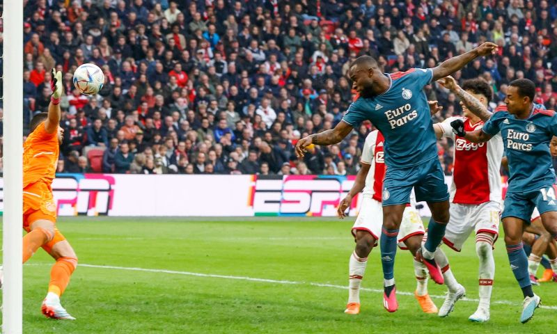 Ajax ziet Feyenoord als favoriet: 'Dat heb ik nog nooit gehoord of gelezen'