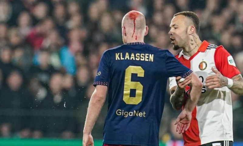 KNVB grijpt keihard in: duel voortaan definitief gestaakt bij raken van spelers