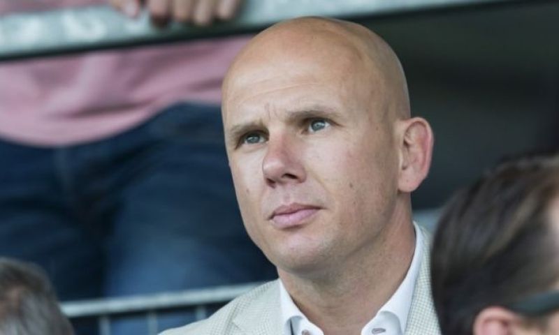 Ajax komt met snelle bevestiging en wil Van Halst aanstellen