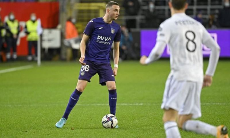 Debast (Anderlecht) na 5-2 op Genk: “We waren beter dan tegen Westerlo”