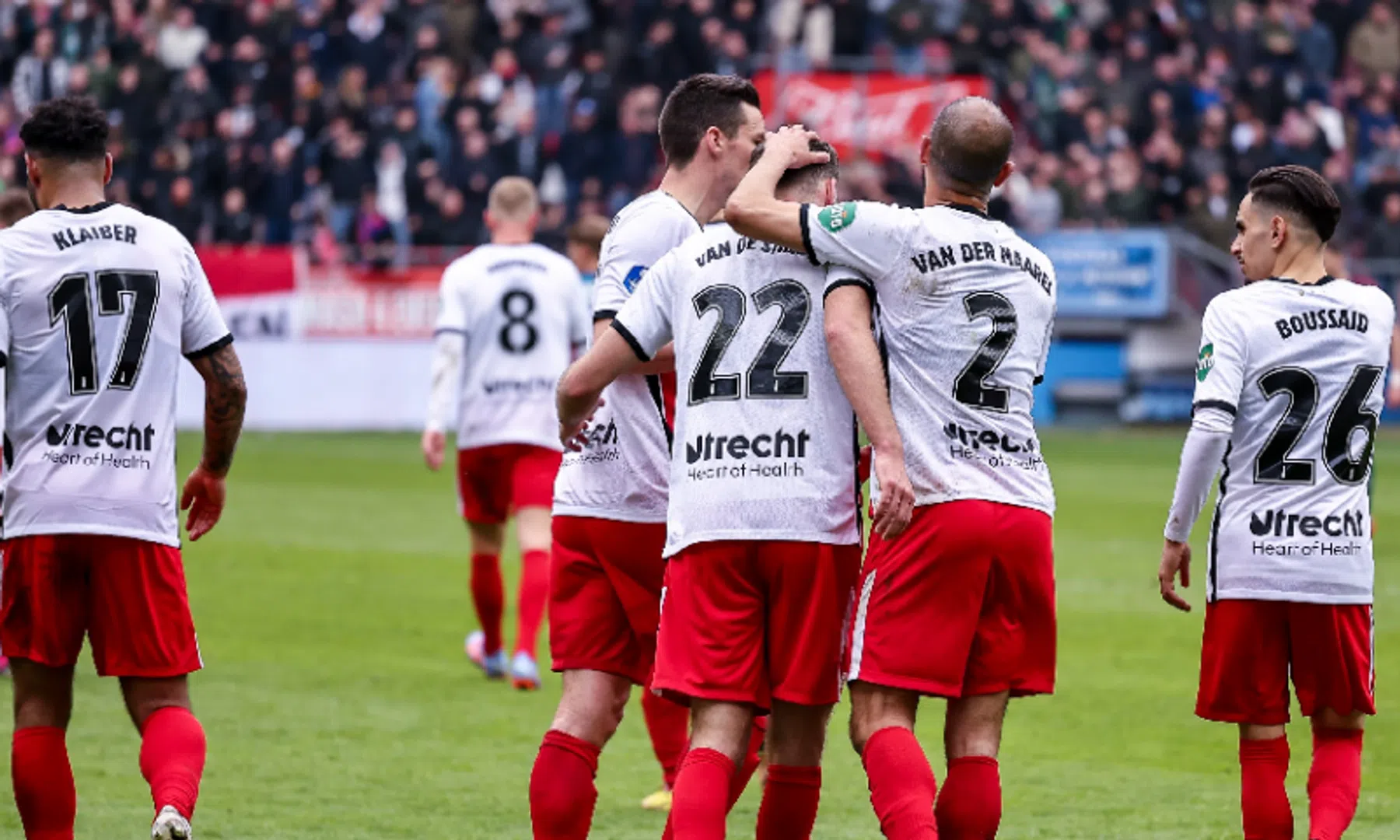 FC Twente beleeft rampmiddag in Galgenwaard en verliest bij FC Utrecht