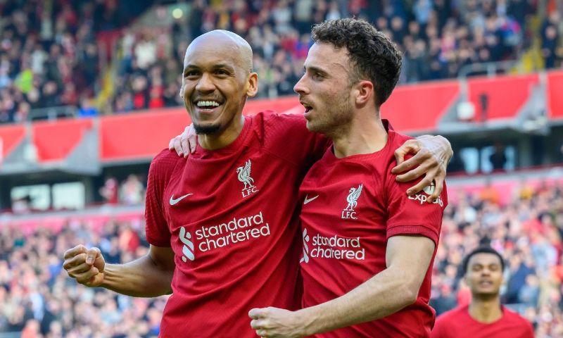 Liverpool wint in doelpuntrijke tweede helft met minimaal verschil van Forest