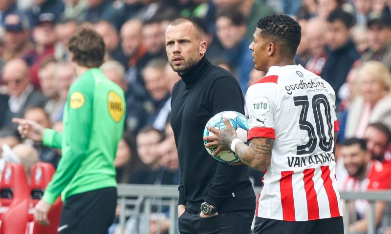 Heitinga denkt erover om hard in te grijpen bij Ajax: 'Maandag even bekijken'