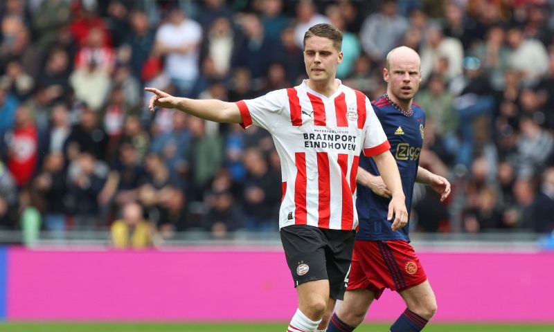 Veerman scoort punten bij Koeman tijdens PSV - Ajax