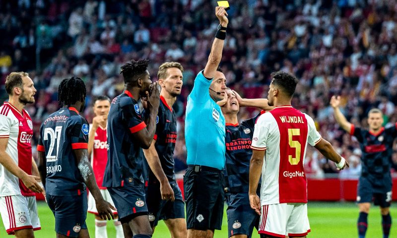 KNVB heeft nieuws: scheidsrechter van vierde clash tussen Ajax en PSV bekend