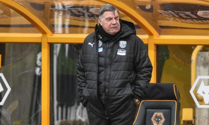 Leeds United bevestigt managerwissel en haalt 'Big Sam' uit pensioen