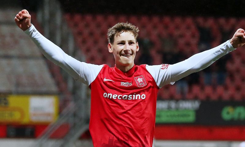 'Ook Feyenoord en PSV kloppen aan bij MVV voor jongste zoon Mark Van Bommel'