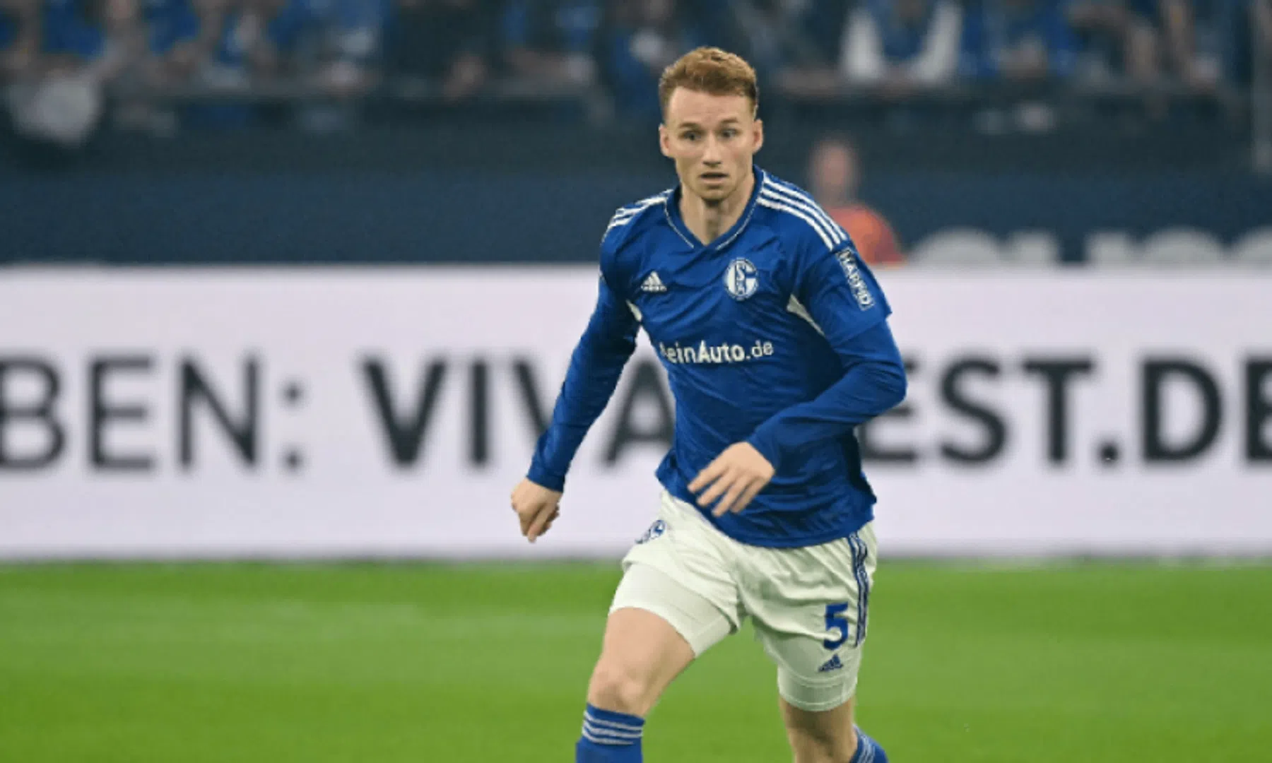 'Vlekkeloze en geweldige Van den Berg is troefkaart voor Schalke 04'