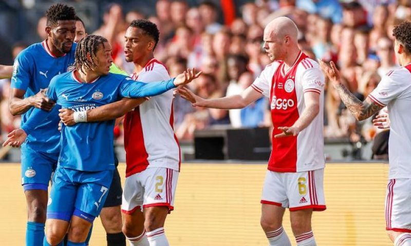 Van der Doelen hoopt op nederlaag PSV tegen AZ: 'Ajax terug in het mandje'