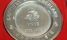 Thumbnail for article: Mini-kampioensschalen massaal in trek bij Feyenoorders: 'Meer dan 10.000 verkocht'