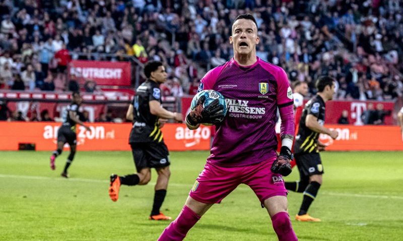 Vaessen haalt uit naar KNVB: 'We slaan door, dit is mierenneukerij'