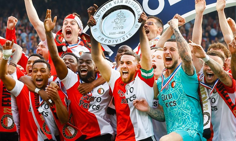 Kieft: 'Bij Feyenoord houden meer mensen echt van de club dan bij Ajax'