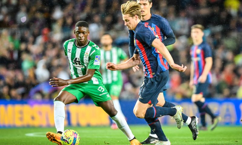 Frenkie de Jong euforisch na prachtig seizoen: 'We verdienen deze titel'