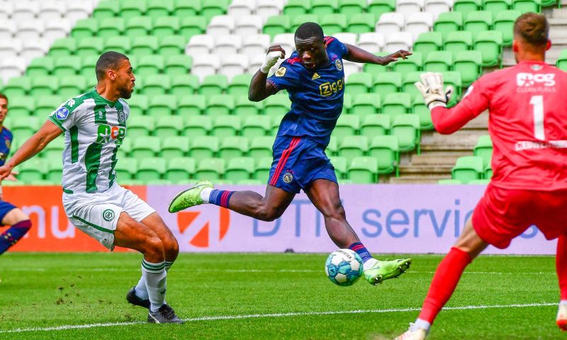 Brobbey gekraakt: 'Kom op, man... Hij is net begonnen in de Eredivisie'