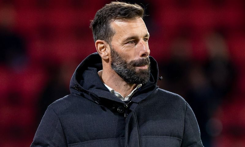 'Met een middelmatig elftal heeft Van Nistelrooij het maximale eruit