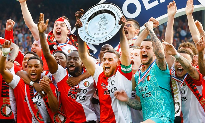 'Feyenoord-spelers vliegen naar Ibiza, trip wordt betaald uit eigen zak'