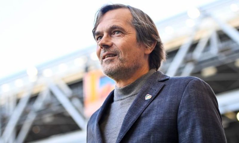 Cocu zet Vitesse op scherp met donderspeech: 'Supporters hebben genoeg meegemaakt'