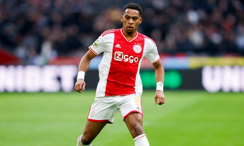 Timber spijkerhard voor huidige vorm Ajax: 'Je moet je schamen dat je derde staat'