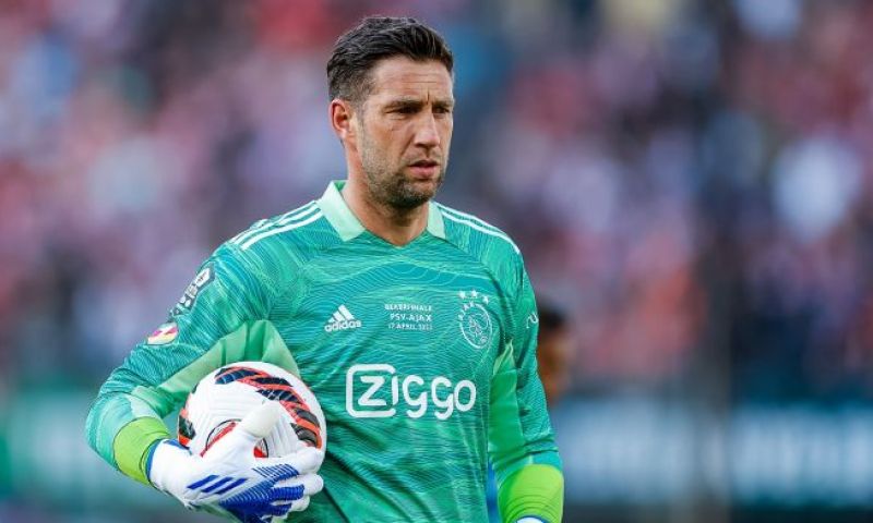 Eerlijke Stekelenburg: 'Vergelijkingen met Van der Sar nooit fijn gevonden'