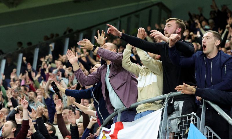 West Ham-fan 'Knollsy' houdt AZ-ultra's tegen