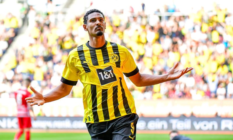 Dortmund op matchpoint, Haller vol ongeloof: 'Half jaar geleden niet geloofd'