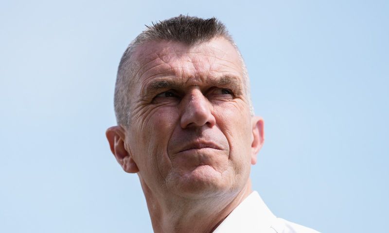 Dijkhuizen wil dans ontspringen