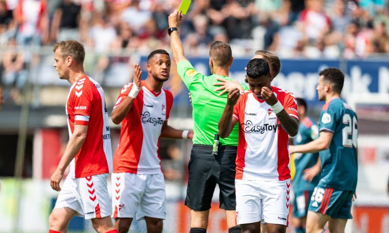 Perez verbijsterd door scheidsrechter Van Boekel