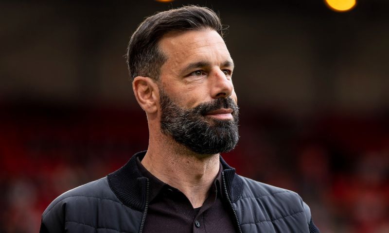 Van Nistelrooij als hoofdtrainer: hoe PSV zijn clubicoon naar de uitgang duwde