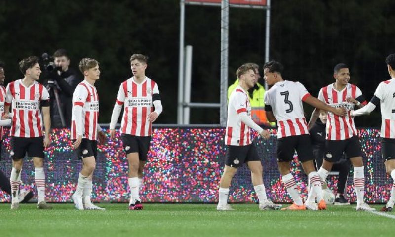 Jong PSV wint prestigieus toernooi: 'Eerste Divisie maakt ze sterker'