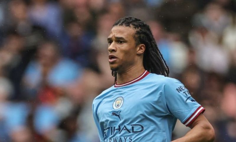 Guardiola lovend over Aké