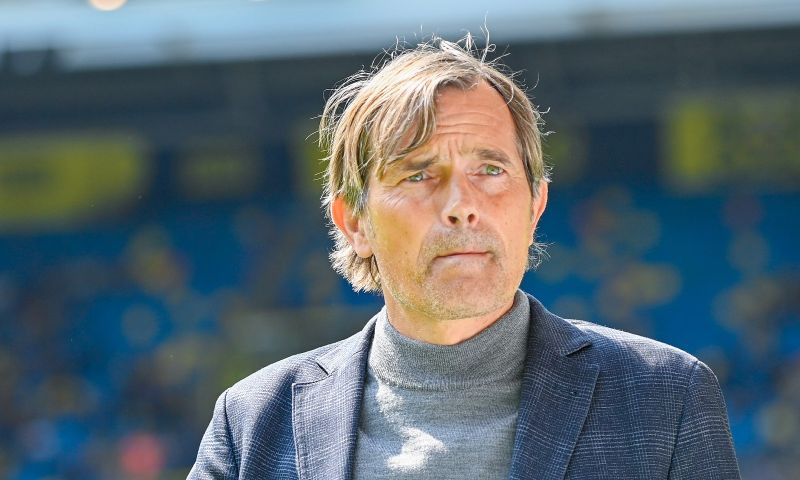 Cocu krijgt vragen over PSV-interesse