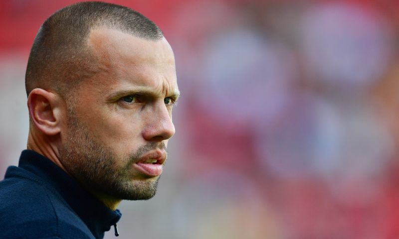 Liverpool bevestigt: Heitinga assistent van Slot 