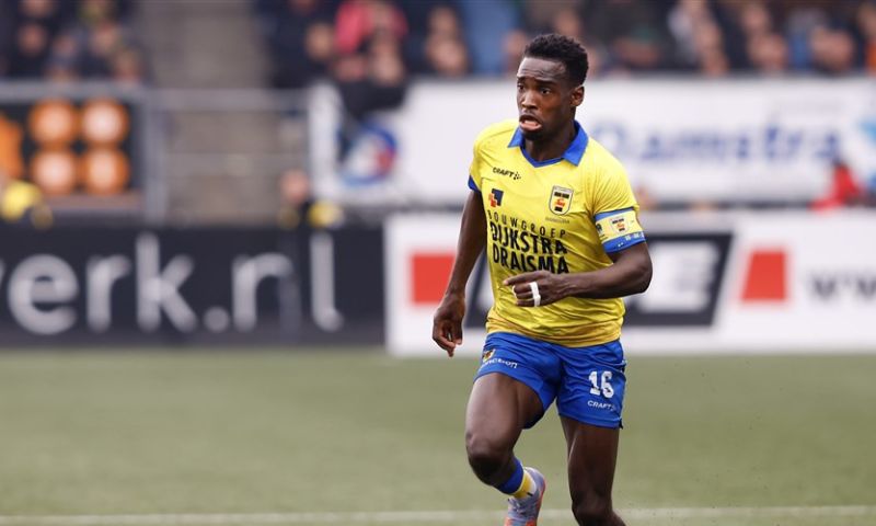 NEC en Vitesse zetten zinnen op Bangura: 'Dan zou ik kunnen vertrekken, ja'