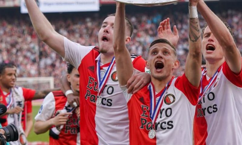 'Feyenoord rond met Dinamo Moskou: Szymanski blijft nog een jaar in Rotterdam'