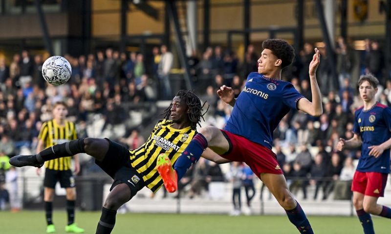 'Nalatig Vitesse ziet toptalent naar Mainz gaan, ook Feyenoord toonde interesse'