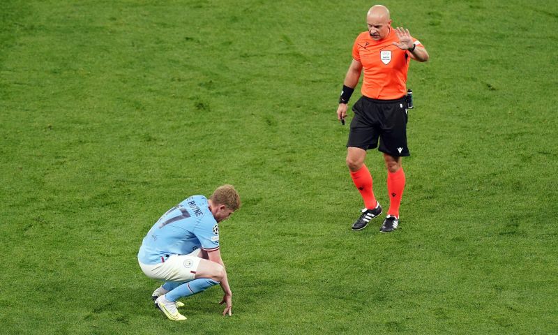 De Bruyne na half uur naar de kant