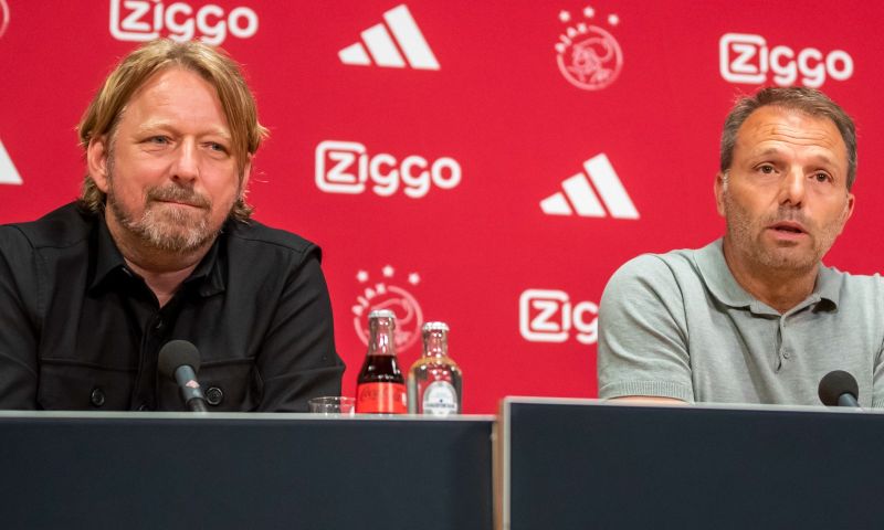 Mislintat wuift Bosz-vraag weg bij Ajax: 'Niet eerlijk om daarover te praten'