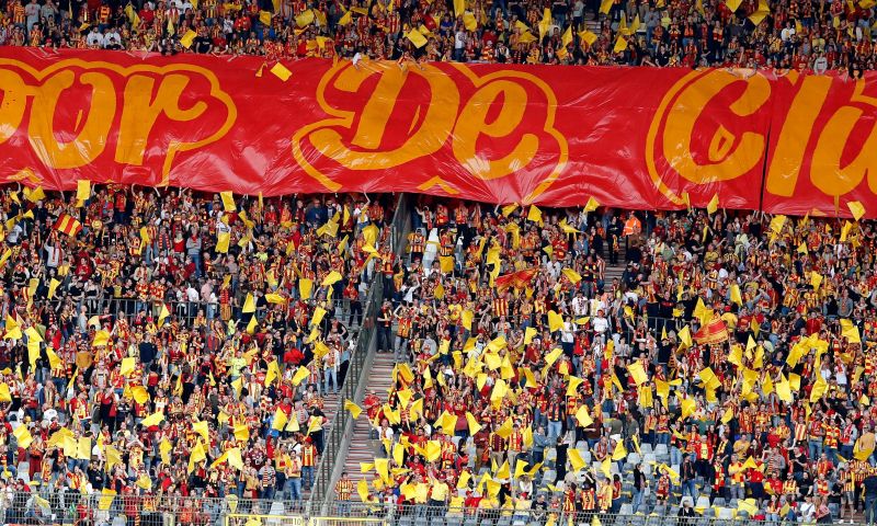 KV Mechelen stelt nieuwe, maar klassieke shirts voor