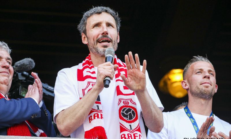 'Van Bommel vol in buitenlandse belangstelling, Antwerp komt met contractvoorstel'