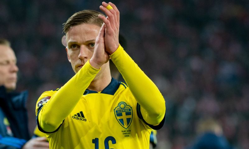 Jesper Karlsson maakt twee doelpunten voor Zweden