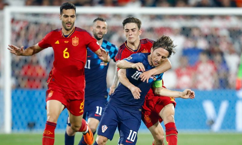 Spanje wint de Nations League na strafschoppen