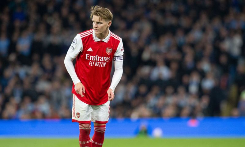 Grote zorgen om Ødegaard bij Arsenal 