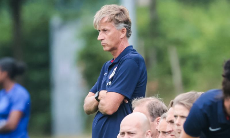 Jonker geeft uitleg: 'Ik kan geen vijf spitsen meenemen naar het WK'