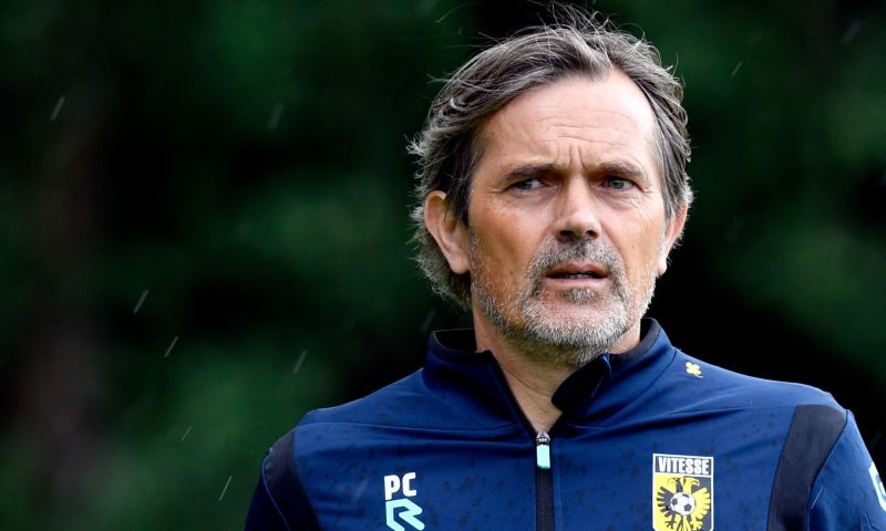 Cocu uit zorgen: 'We moeten ons richten op transfervrije spelers en huurlingen'