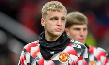 Thumbnail for article: Opluchting voor Van de Beek: middenvelder verschijnt op eerste training van United