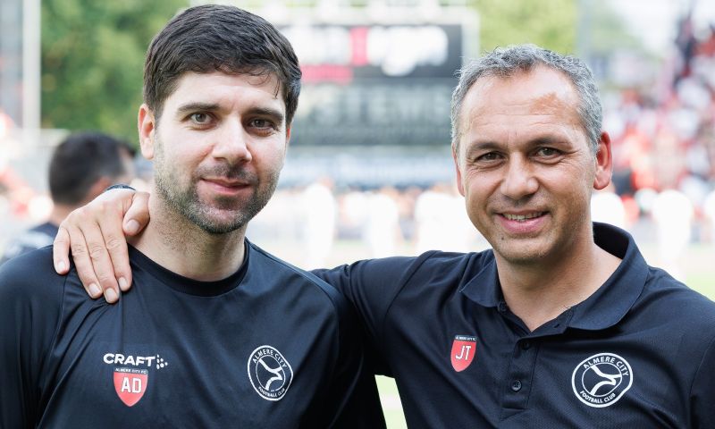 Assistent bij Almere City kijkt uit naar duels met PSV: 'Bosz is echt mijn idool'